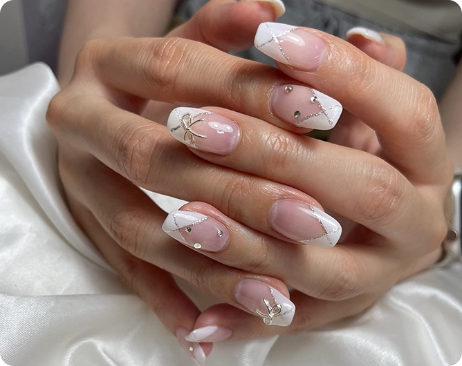 烏丸御池の自爪に優しいジェルネイルサロンPlaisir-Nail-｜削らないパラジェルで薄い爪・二枚爪・弱い爪も安心してネイルを楽しめる大人女性向けネイルサロン