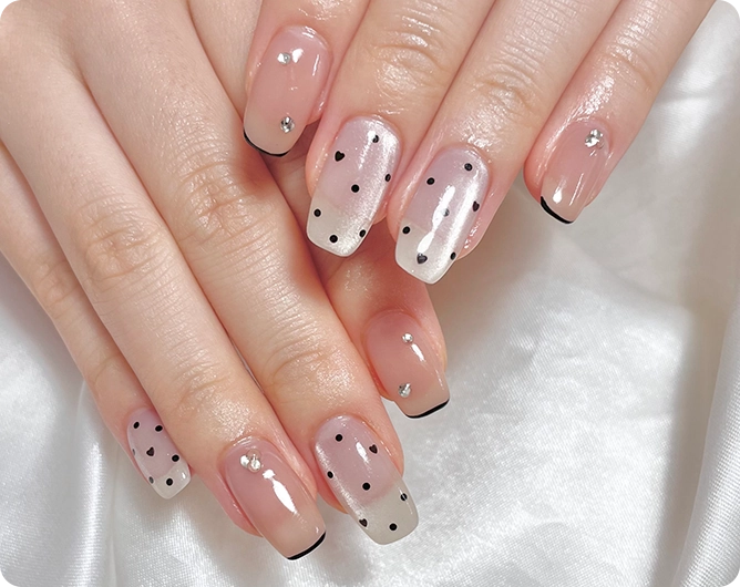 烏丸御池の自爪に優しいジェルネイルサロンPlaisir-Nail-｜削らないパラジェルで薄い爪・二枚爪・弱い爪も安心してネイルを楽しめる大人女性向けネイルサロン